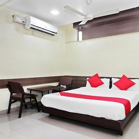 Oyo 30537 Hotel Megharaj Bijāpur Exterior foto