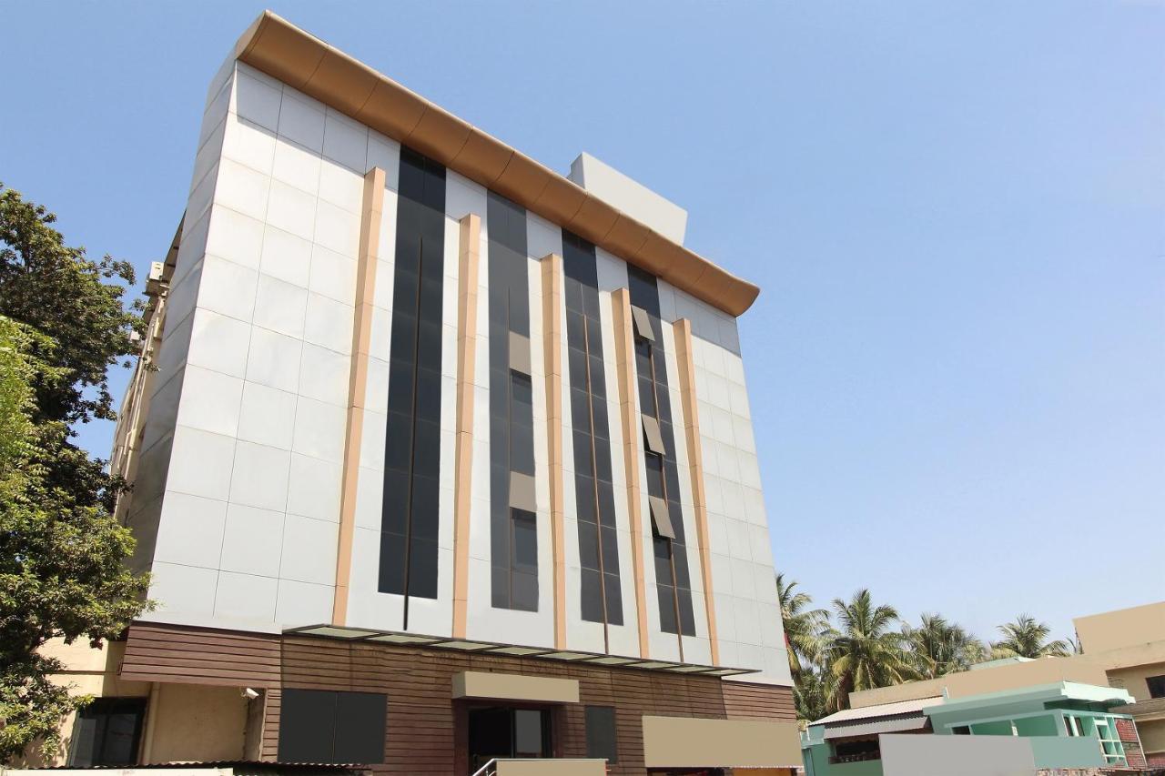 Oyo 30537 Hotel Megharaj Bijāpur Exterior foto